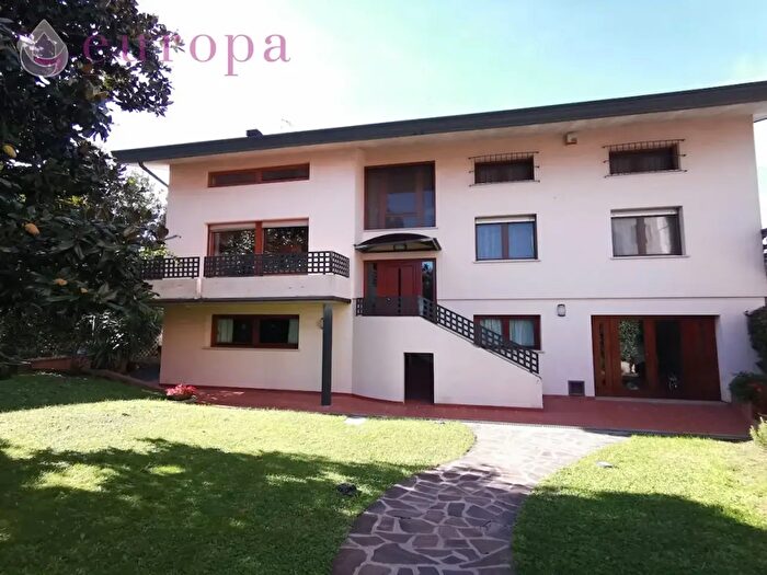 Casa con 6 locali in vendita in Via Caravaggio, Casarsa Della Delizia