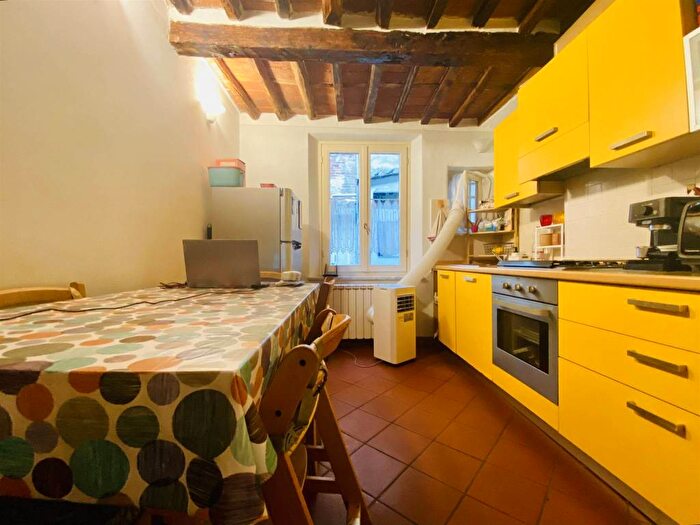 Appartamento trilocale in affitto in Piazza Napoleone San Michele, Lucca