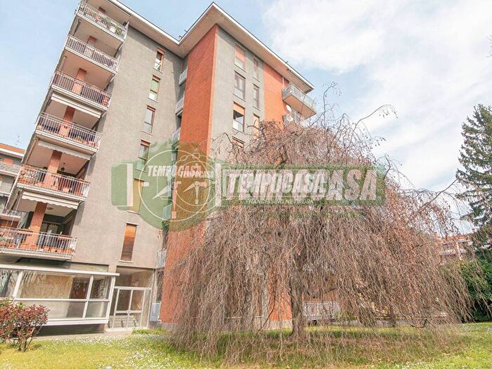 Appartamento trilocale in affitto in Via Campania, San Giuseppe, Monza