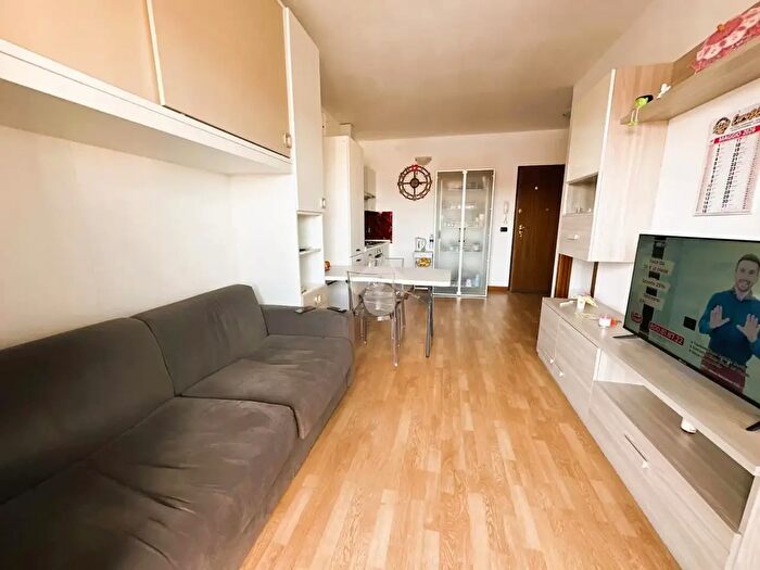 Appartamento bilocale in vendita in Via Cisa, Borgo Virgilio
