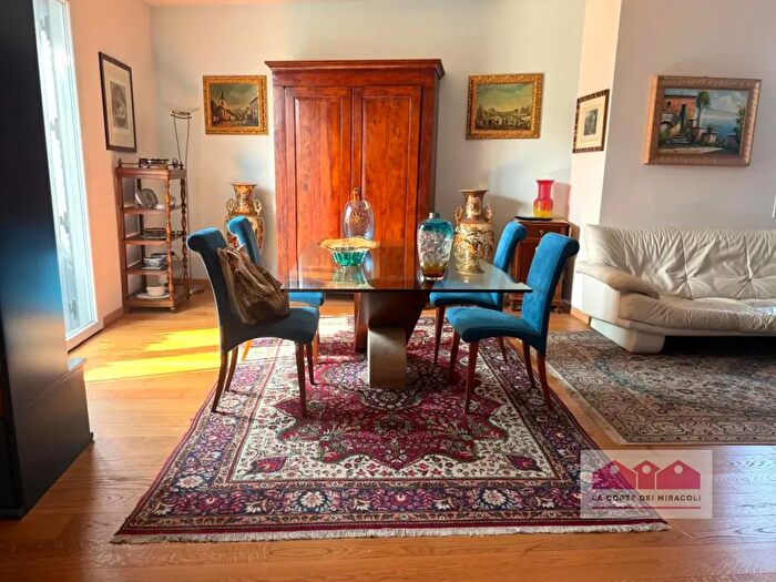 Casa con 5 locali in vendita in Via Vittorio Maran, Costabissara