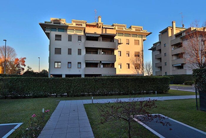 Casa trilocale in affitto in via benvenuto cellini, Stazione, Lissone