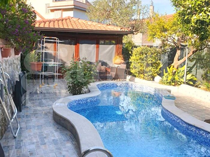Casa con 6 locali in vendita in Via Giuseppe Garibaldi, Centro, Santi Cosma e Damiano
