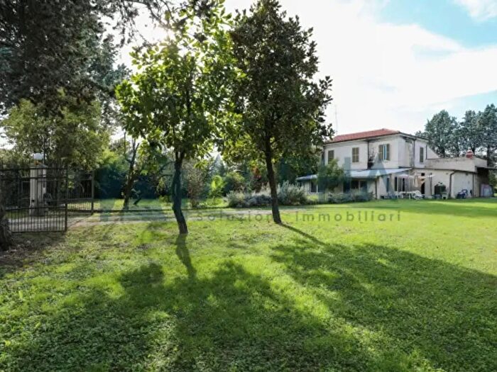 Casa con 6 locali in vendita in Viale Leon Battista Alberti, Ravenna