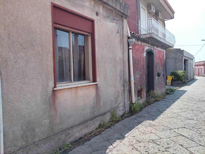 Appartamento quadrilocale in vendita in Via Grotte, Acireale