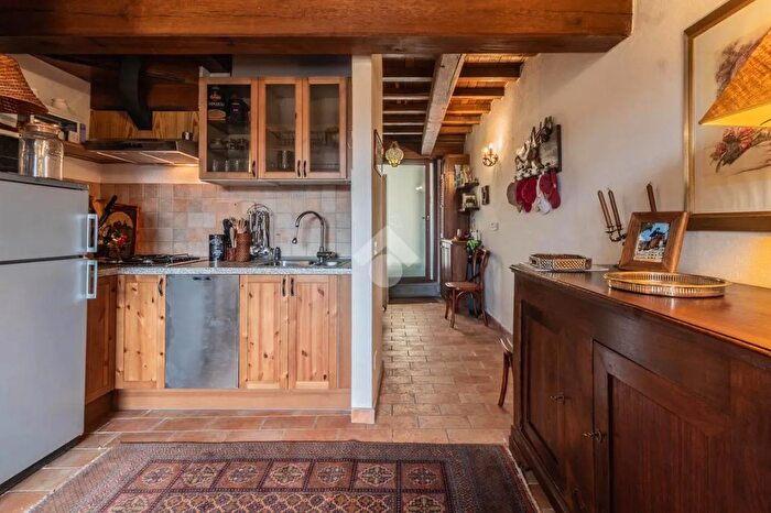 Appartamento quadrilocale in vendita in Viale della Stazione, Sutri