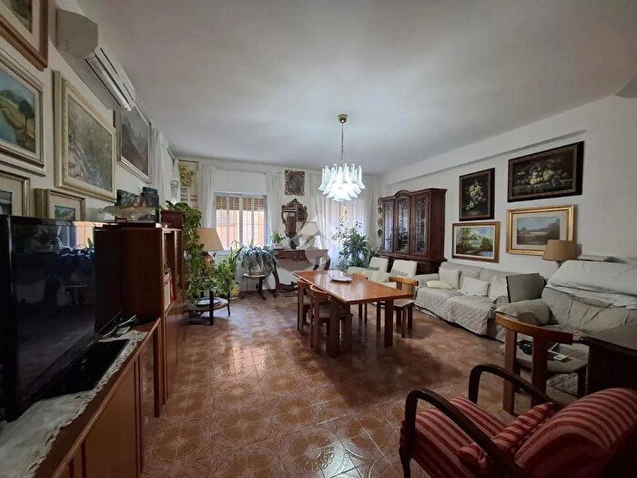 Appartamento quadrilocale in vendita in Via Giambattista Odierna, Ragusa