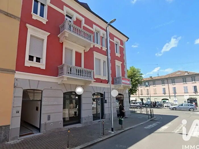 Appartamento trilocale in vendita in Via Giuseppe Garibaldi, Voghera