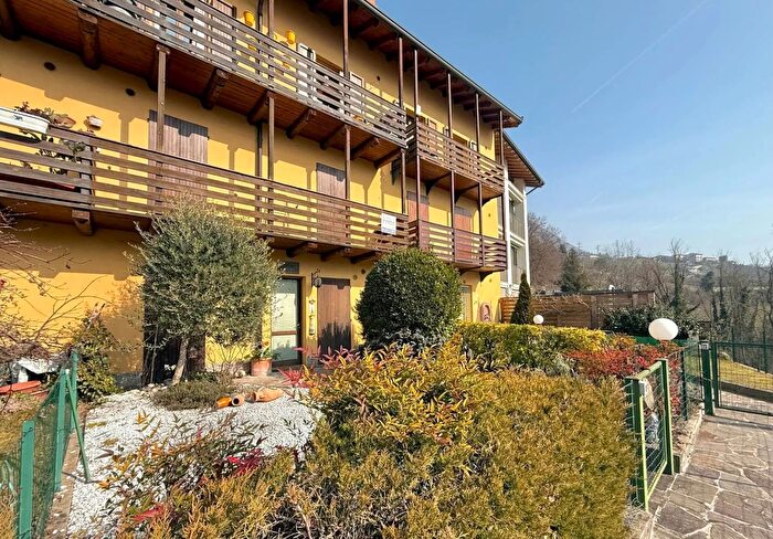 Appartamento bilocale in vendita in Via Guilio Crescenzi Ranzanico, Ranzanico