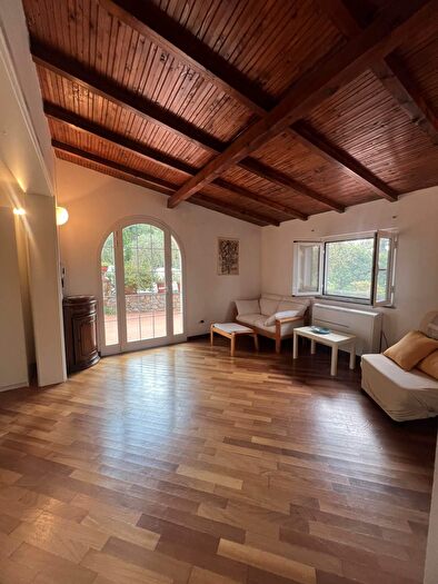 Casa trilocale in affitto in Lerici