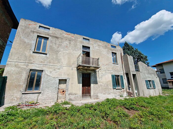 Casa quadrilocale in vendita in Via dei Bernasconi, Olgiate Comasco