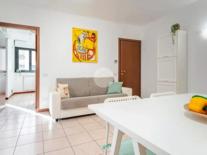 Appartamento trilocale in vendita in Via Caduti di Marcinelle, Milano