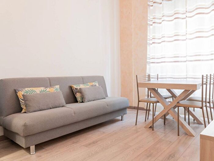 Appartamento bilocale in affitto in Via San Calocero, Corso Genova, Milano