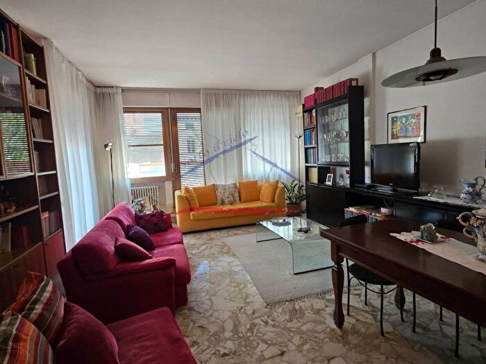 Appartamento con 5 locali in affitto in Via di Campo di Marte, Saione, Arezzo