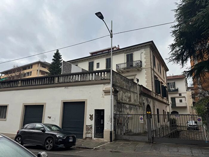 Appartamento trilocale in vendita in Firenze