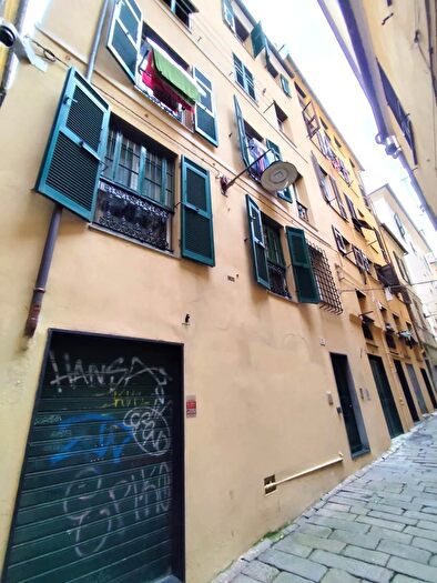 Appartamento quadrilocale in vendita in Via Aprile, Genova