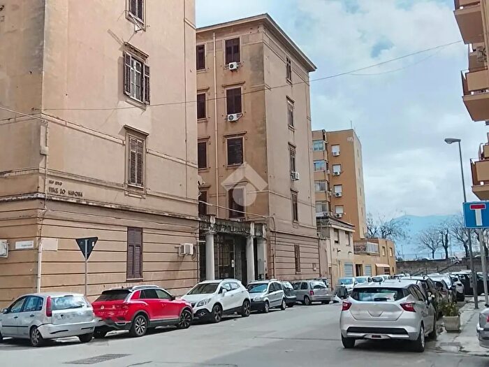 Appartamento con 6 locali in vendita in Via Tommaso Lo Cascio, Palermo