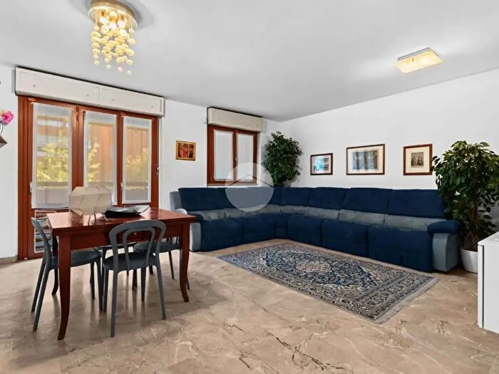 Appartamento quadrilocale in vendita in Via Nicola Romeo, Milano