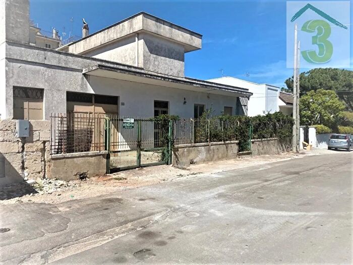 Casa trilocale in vendita in Tricase