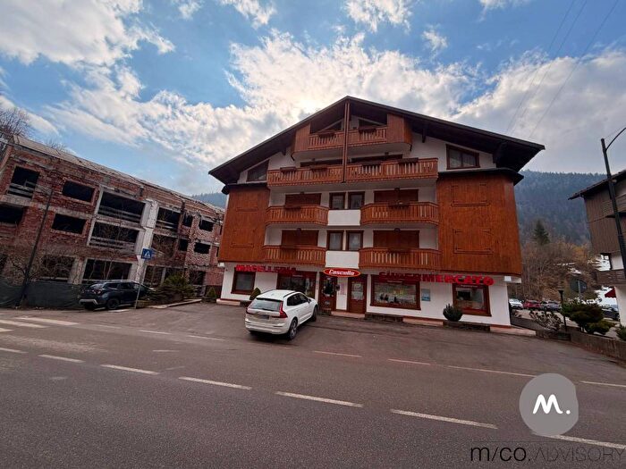 Casa quadrilocale in affitto in Via Roma, Forno Di Zoldo, Val di Zoldo