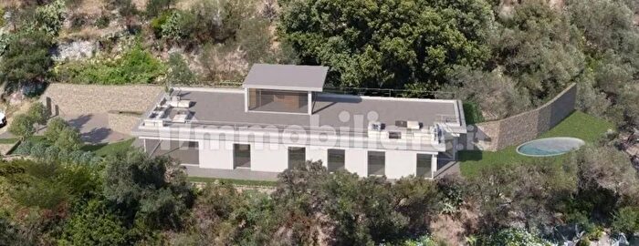 Casa con 5 locali in vendita in Via del Belvedere, Finale Ligure