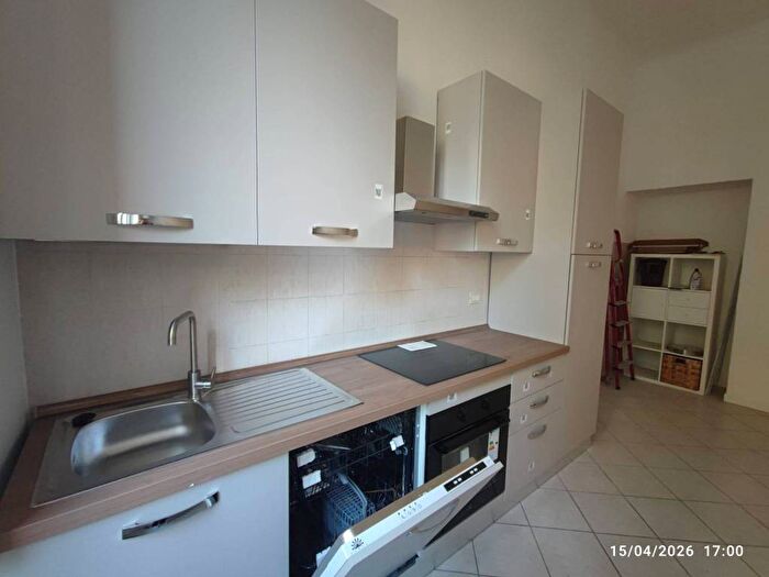 Appartamento trilocale in affitto in Via Spartaco, Montenero, Milano
