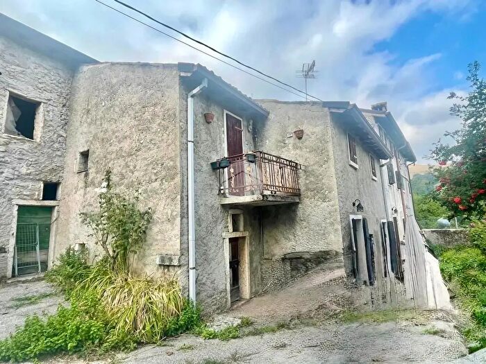 Casa trilocale in vendita in Località Cambrigar, Ferrara Di Monte Baldo