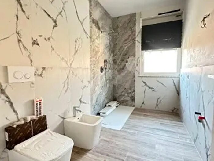 Appartamento trilocale in vendita in Galliate
