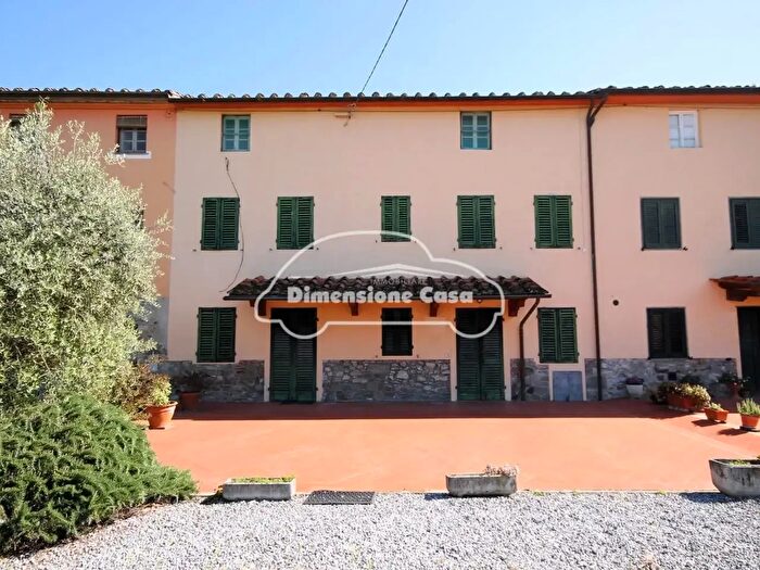 Casa con 8 locali in vendita in del Giardinetto, Capannori