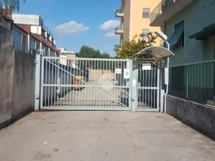 Appartamento quadrilocale in vendita in Via Giulio Antonio Acquaviva, Caserta