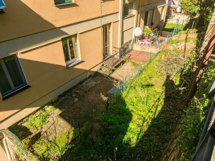 Appartamento con 6 locali in vendita in Via Umberto Fracchia, Genova