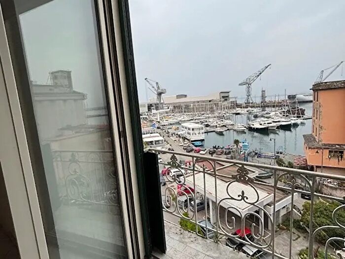 Appartamento trilocale in vendita in Via Giuseppe Bonito, Castellammare Di Stabia