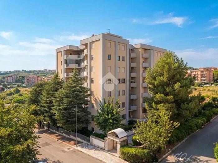 Appartamento quadrilocale in vendita in Via Don Arturo Morlupi, Ortona