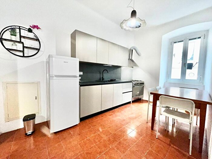 Appartamento trilocale in affitto in Via Luigi Galvani, Giardino Pubblico, Trieste