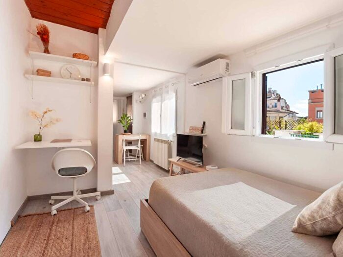 Appartamento monolocale in affitto in Via Torino, Repubblica, Roma