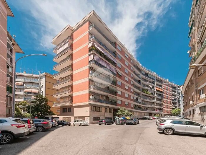 Appartamento bilocale in vendita in Via Cesare Algranati, Roma