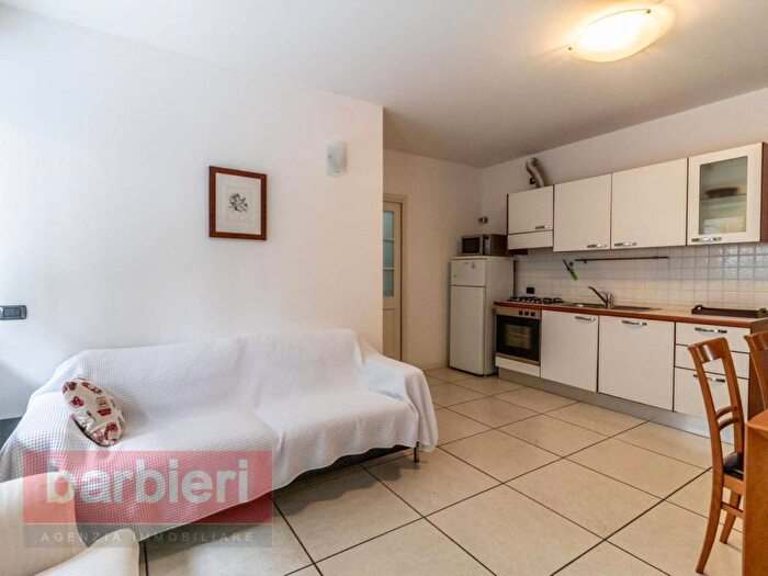 Appartamento trilocale in affitto in vialetto bixio, Centro, Cervia