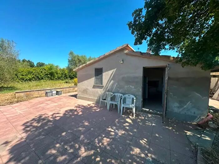 Casa bilocale in vendita in Strada Campo delle Rose, Viterbo