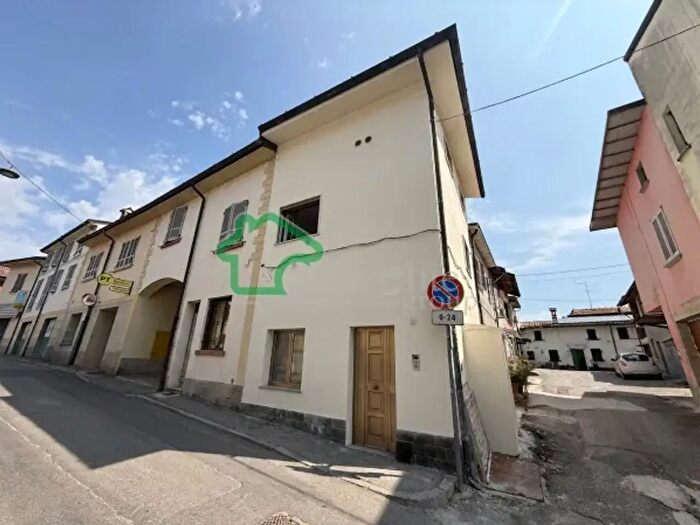 Casa trilocale in vendita in Via Giacomo Matteotti, Senna Lodigiana