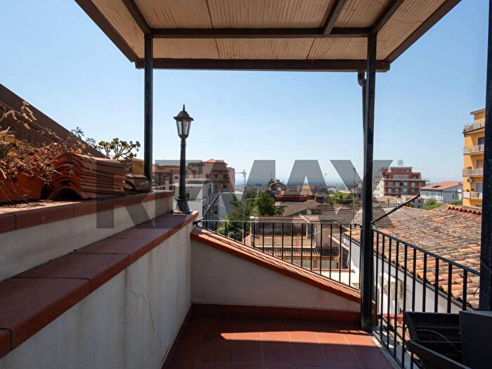 Appartamento con 5 locali in affitto in Via Francesca Corso, Gioeni, Catania