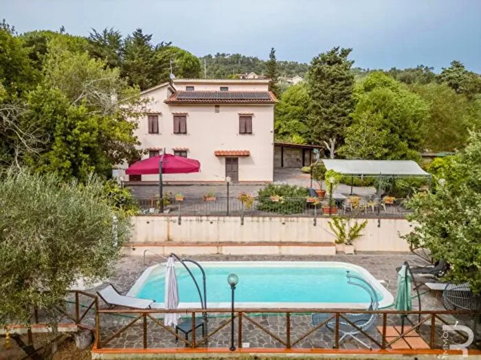 Casa con 6 locali in vendita in Via Pietro Nenni, Rosignano Marittimo