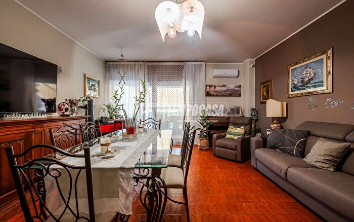 Appartamento con 5 locali in vendita in Via Claudia, Savignano Sul Panaro