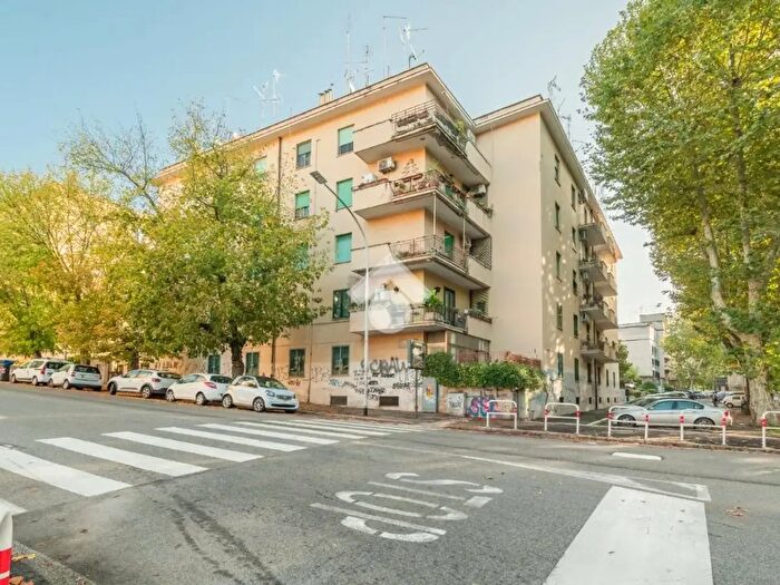 Appartamento trilocale in vendita in Via Monte Rocchetta, Roma