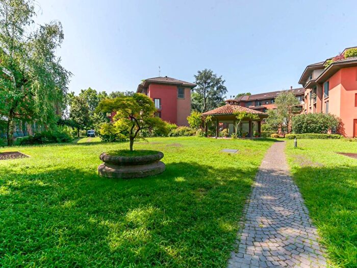 Appartamento bilocale in affitto in Via Carlo Osma, Gallaratese, Milano