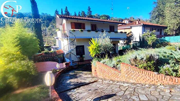 Casa con 8 locali in vendita in Via delle Fonti, Bagno A Ripoli