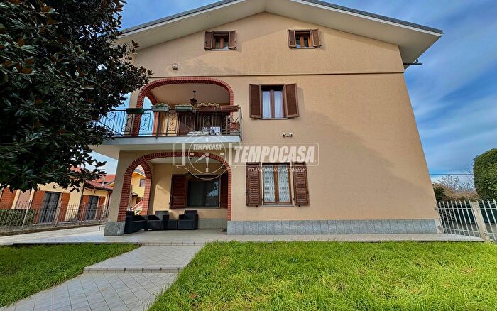 Appartamento quadrilocale in vendita in Via a Canova, Rivalta Di Torino