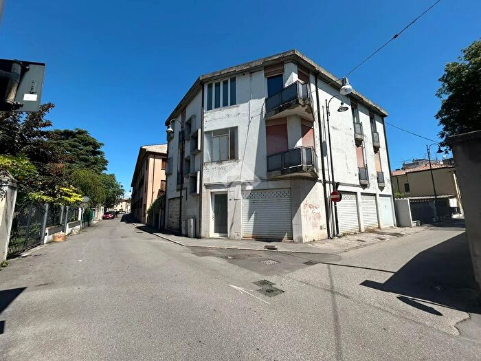 Appartamento bilocale in vendita in Via Giacomo Sichirollo, Rovigo