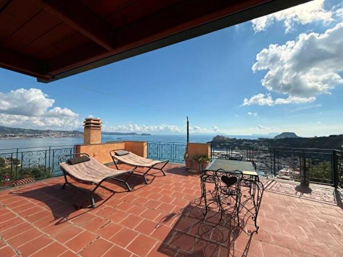 Appartamento bilocale in affitto in Via Petronio, Bacoli