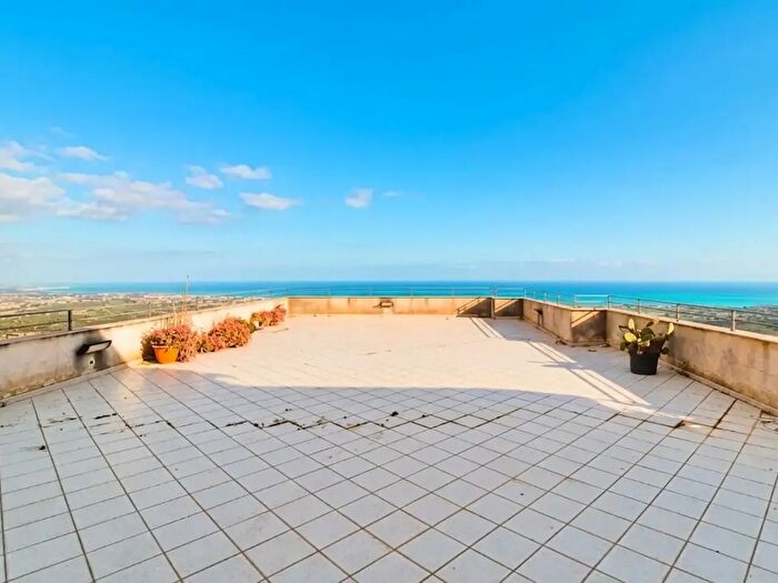 Appartamento con 5 locali in vendita in Via Gioeni, Agrigento