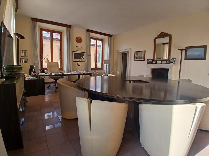 Appartamento con 8 locali in vendita in Cali Luigi Bettari, Livorno